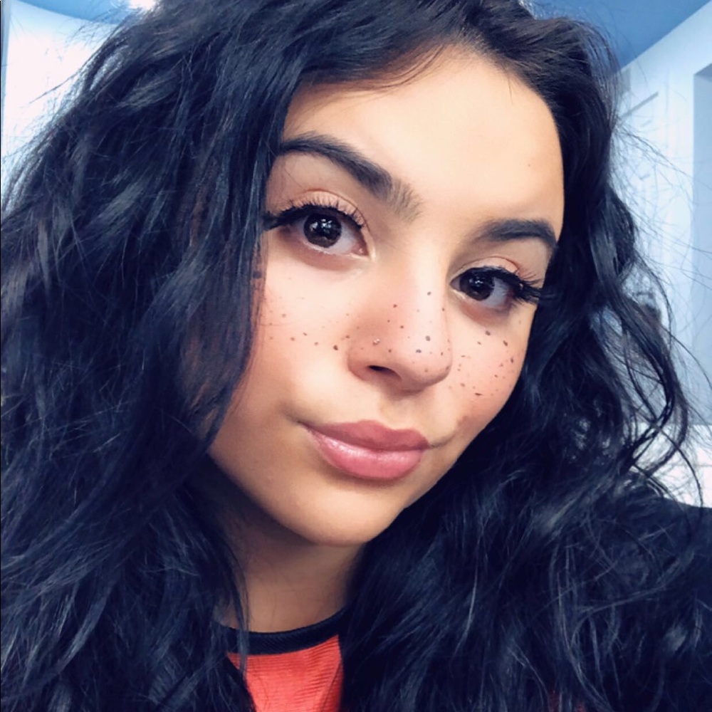 Meet your Posher, Jasmina